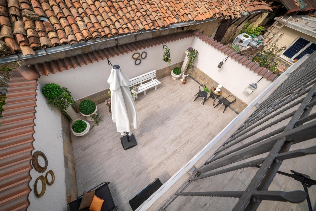 The Gallery Guest House - Garden And Garage Veliko Tárnovo Exterior foto