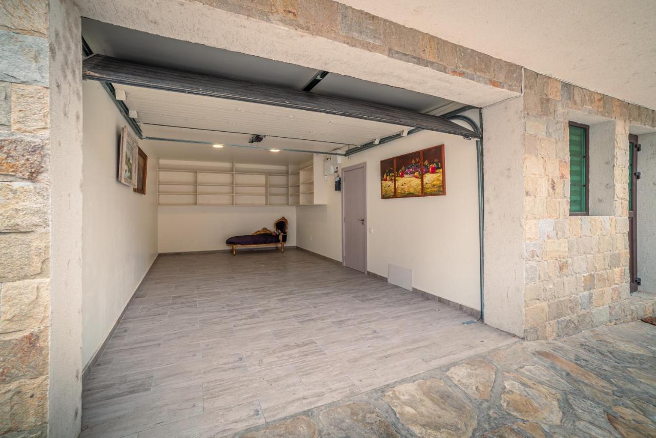 The Gallery Guest House - Garden And Garage Veliko Tárnovo Exterior foto