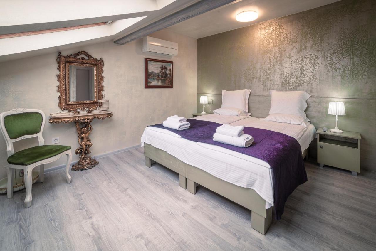 The Gallery Guest House - Garden And Garage Veliko Tárnovo Exterior foto