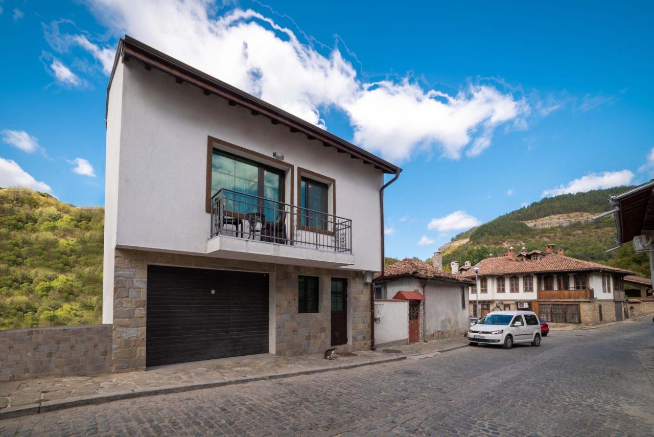 The Gallery Guest House - Garden And Garage Veliko Tárnovo Exterior foto