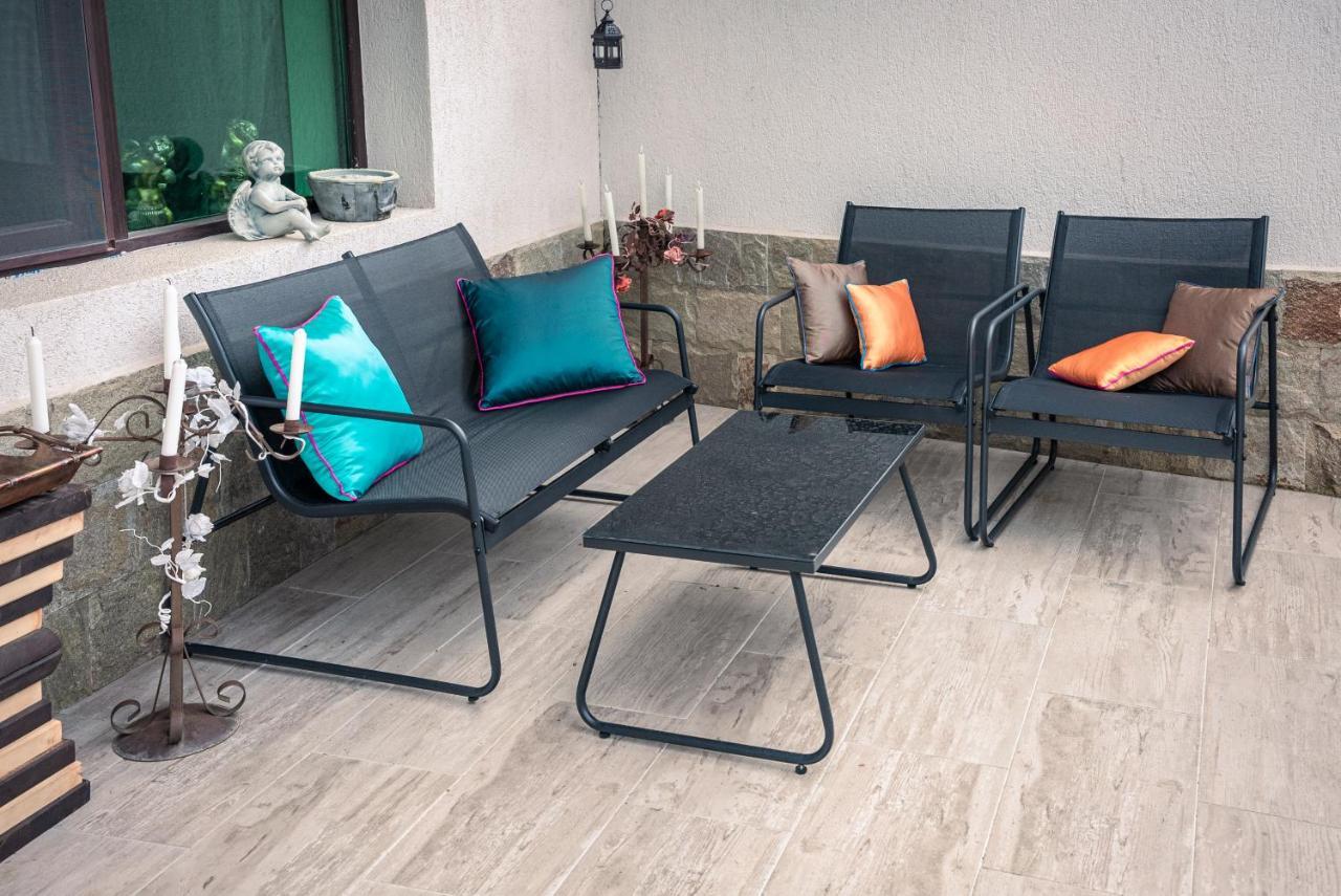 The Gallery Guest House - Garden And Garage Veliko Tárnovo Exterior foto